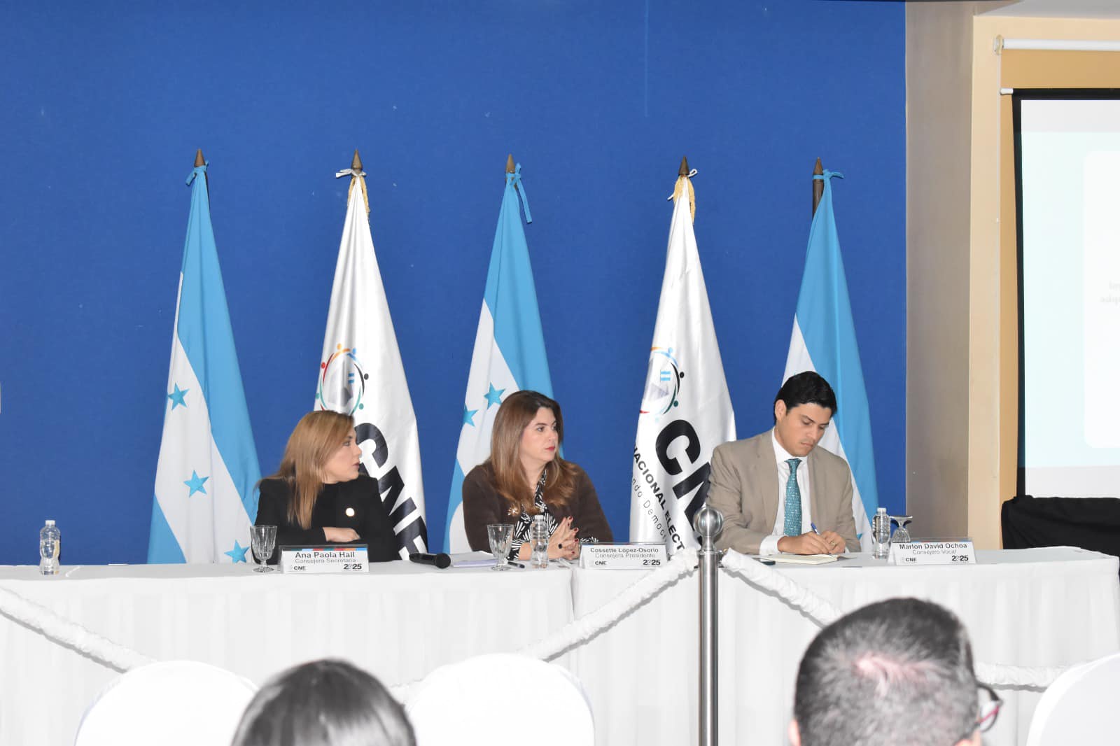 Cómo Honduras trabaja para evitar manipulaciones en su sistema electoral