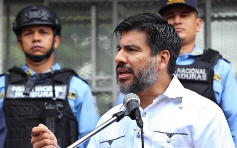 Fiscalía revela amenaza de asesinato a Mel Zelaya en medio de críticas