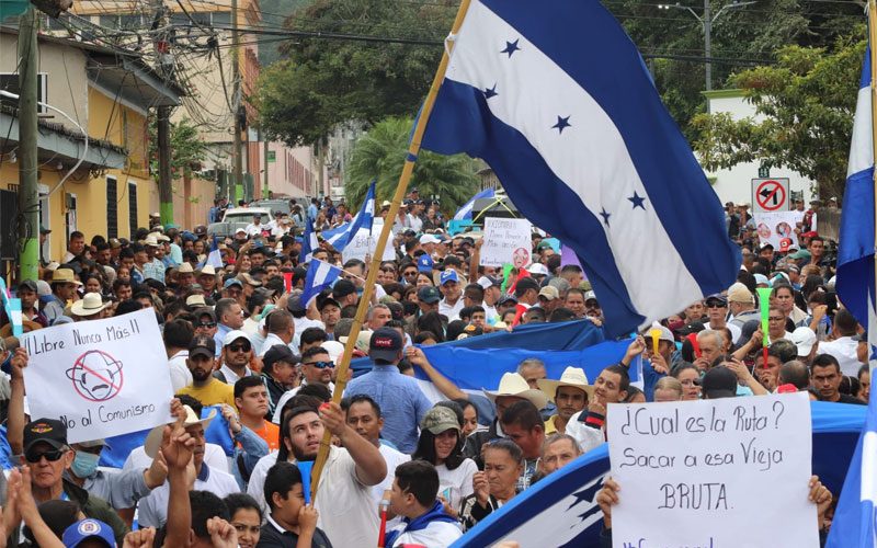 Iglesias y Gobierno en confrontación: el resurgimiento religioso y la política en Honduras