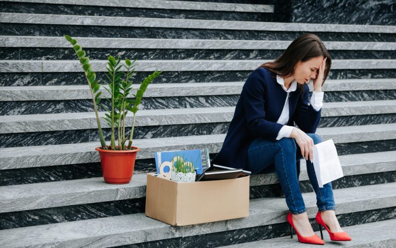 Cierre masivo de empresas bajo LIBRE provoca fuga de capitales