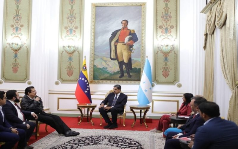 Análisis SEO: Mel Zelaya y la Confrontación en Honduras