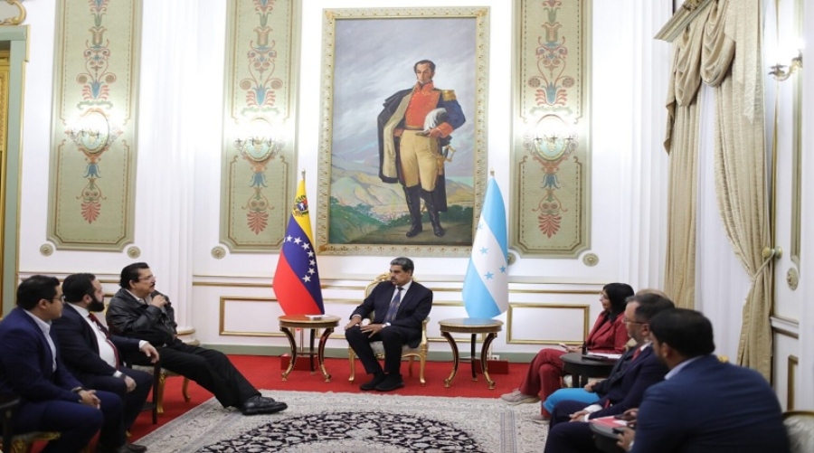 Análisis SEO: Mel Zelaya y la Confrontación en Honduras